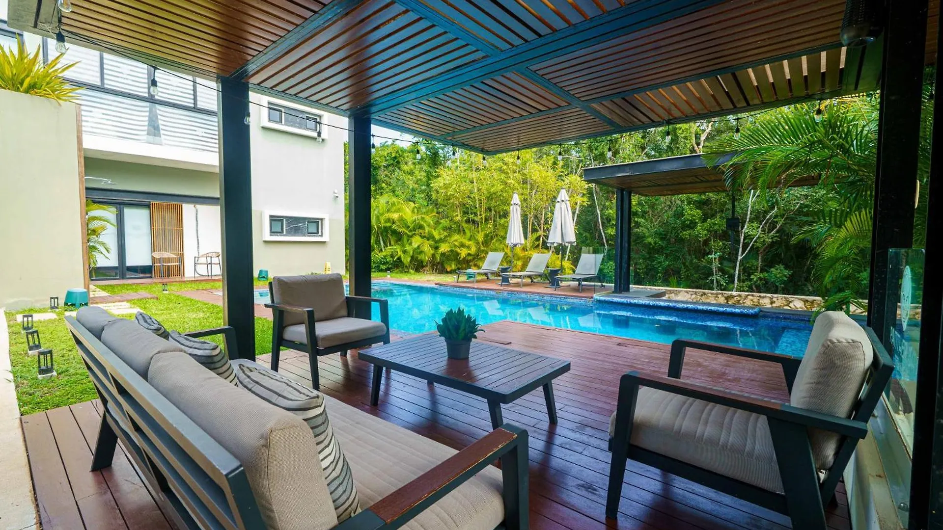 7 Bedroom Private Villa In Tulum Country Club - Private Pool - Beach Access & Golf - Fits 14 People Akumal