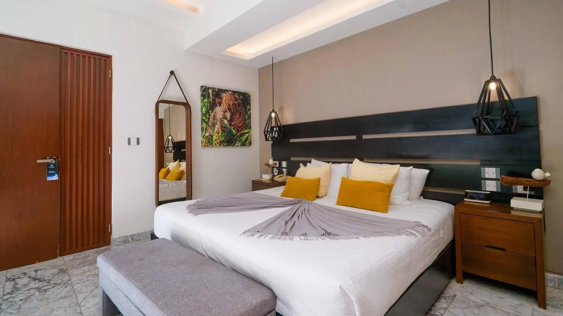 7 Bedroom Private Villa In Tulum Country Club - Private Pool - Beach Access & Golf - Fits 14 People Akumal