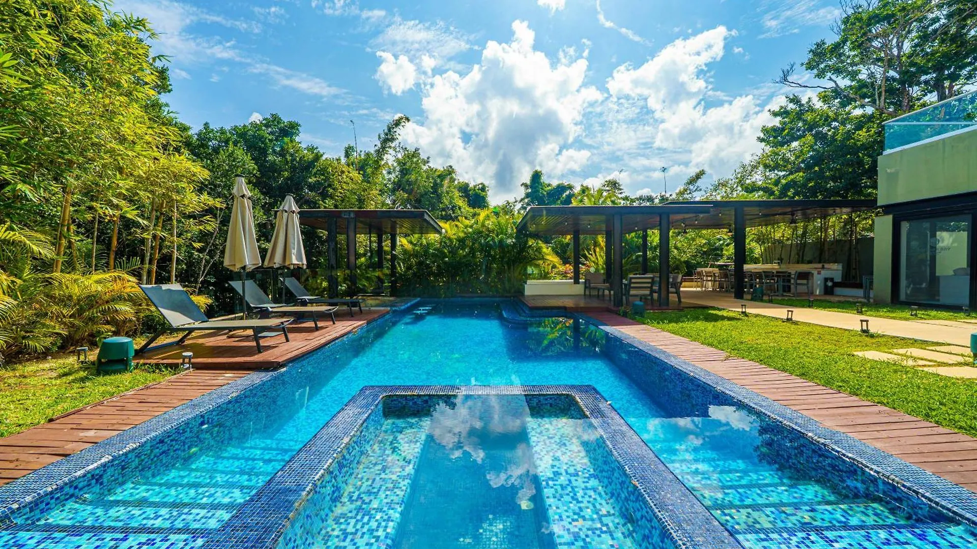 7 Bedroom Private Villa In Tulum Country Club - Private Pool - Beach Access & Golf - Fits 14 People location