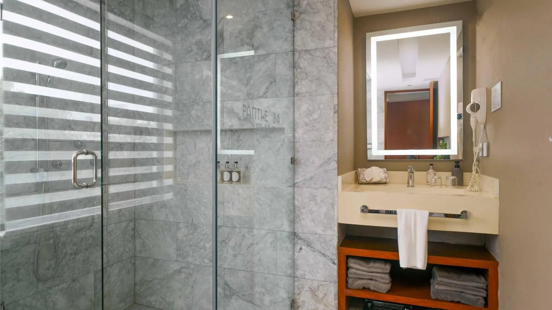 7 Bedroom Private Villa In Tulum Country Club - Private Pool - Beach Access & Golf - Fits 14 People Akumal Mexiko