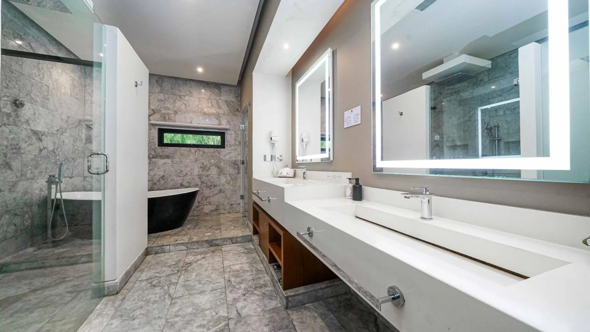 7 Bedroom Private Villa In Tulum Country Club - Private Pool - Beach Access & Golf - Fits 14 People Akumal