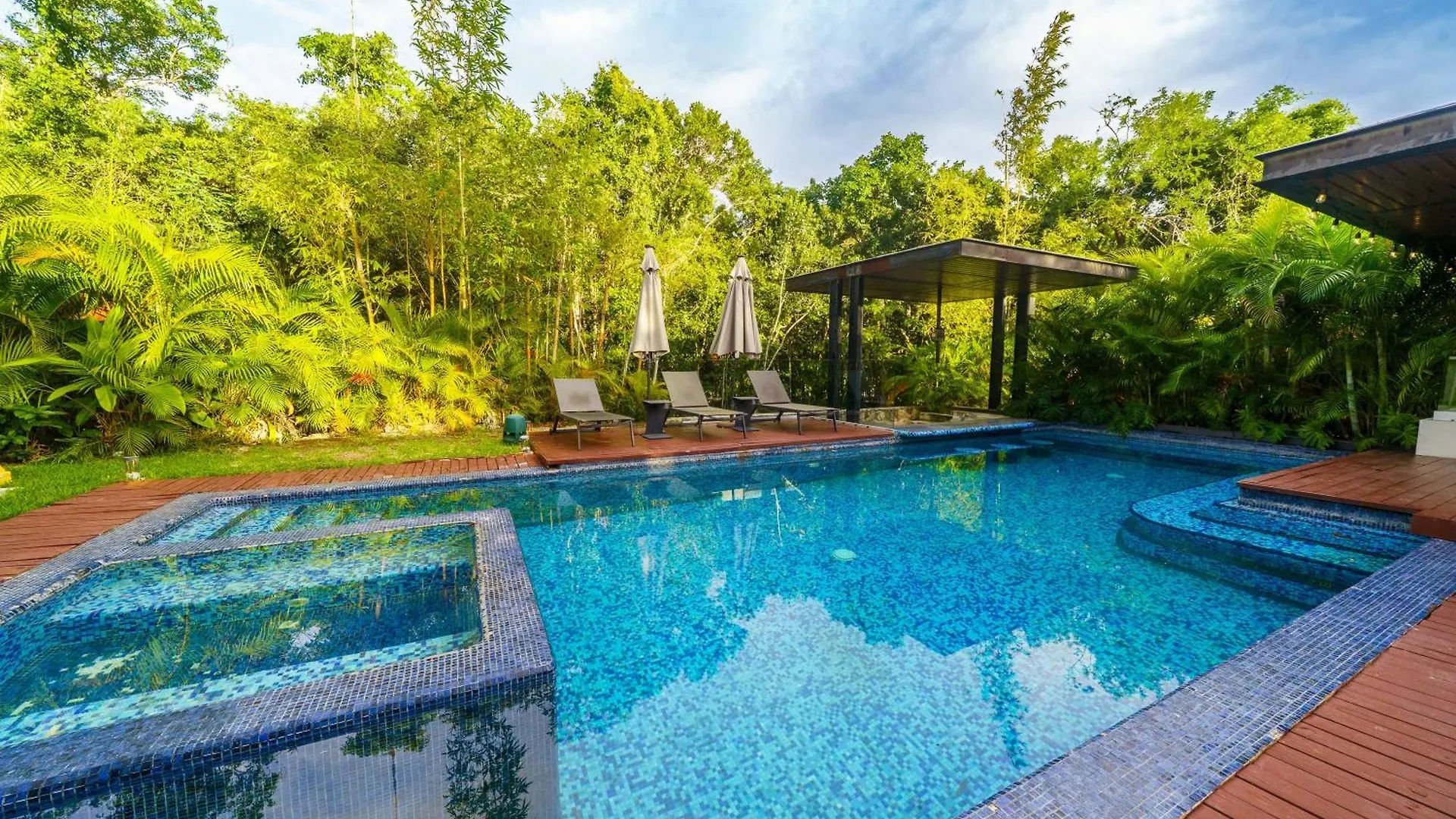7 Bedroom Private Villa In Tulum Country Club - Private Pool - Beach Access & Golf - Fits 14 People Akumal